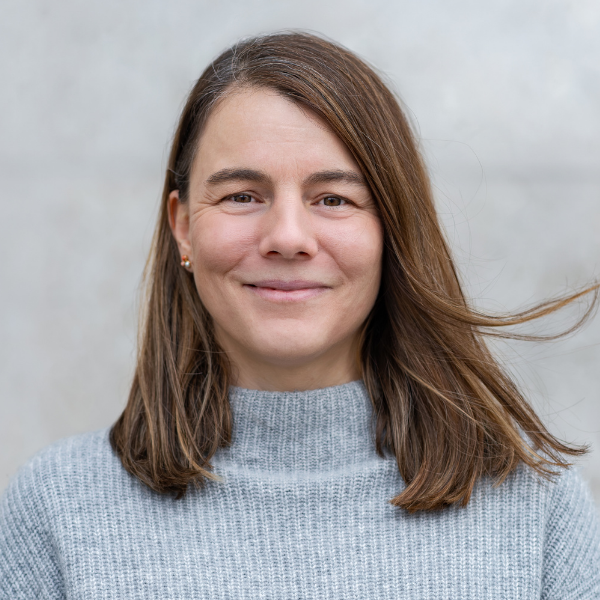 Das Bild zeigt Katharina Jourdan, Mitarbeiterin im Forum der Kulturen Stuttgart e. V.