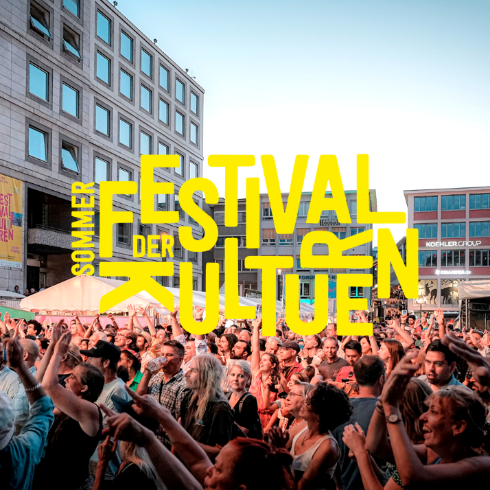 Das Bild zeigt eine Szene beim Sommerfestival der Kulturen