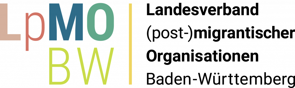 Das Bild zeigt das Logo des Landesverbands (post-)migrantischer Organisationen Baden-Württemberg e. V. 
